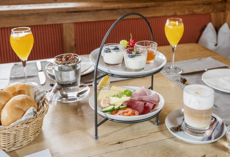 Vielf&auml;ltige Auswahl beim Fr&uuml;hst&uuml;ck am Berg  in Ski amad&eacute; &copy; Lorenz Masser Fotografie