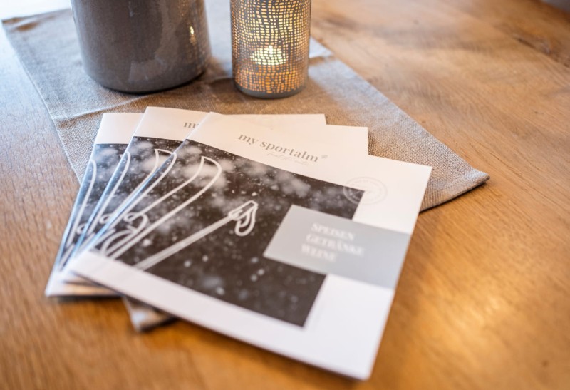 In unserer Speisekarte finden Sie viele regionale, frische und k&ouml;stliche Gerichte &copy; Lorenz Masser Fotografie