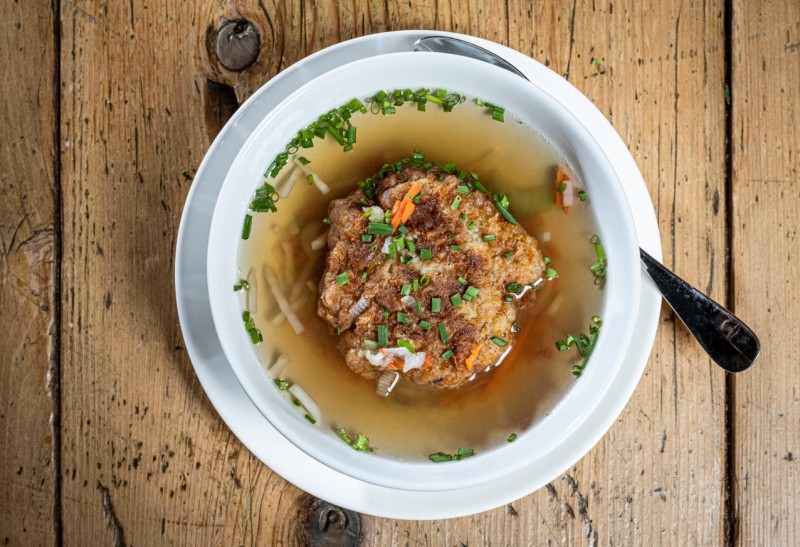 Selbstgemachte Kaspresskn&ouml;del auf der Skih&uuml;tte in Radstadt-Altenmarkt, Ski amad&eacute; &copy; Lorenz Masser Fotografie