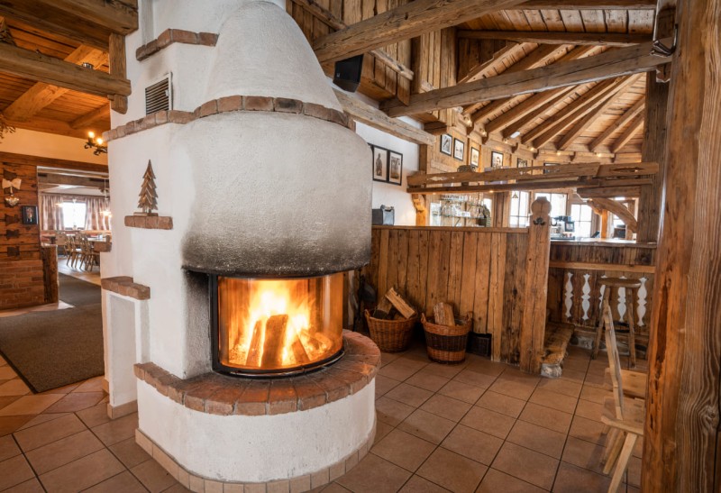 Warmer Kamin f&uuml;r gesellige Stunden auf der Alm in Radstadt-Altenmarkt  &copy; Lorenz Masser Fotografie